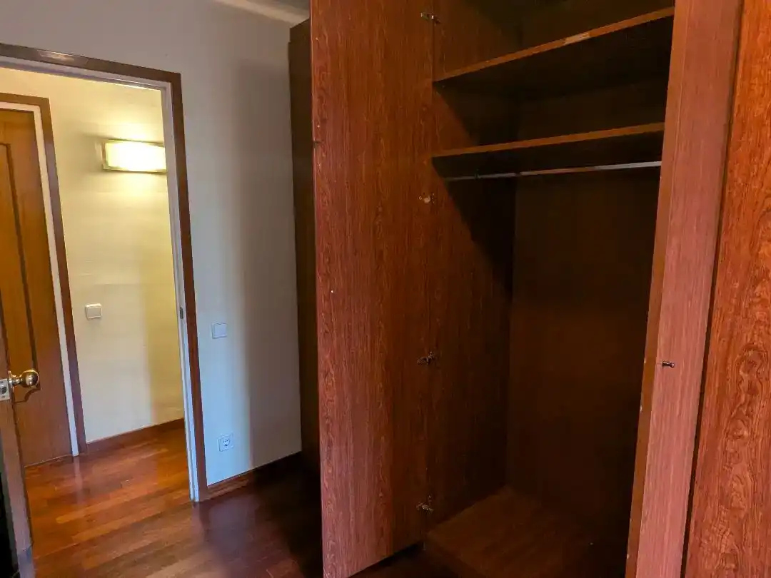 Dormitori de Pis en venda en Sant Joan Despí amb Aire condicionat i Balcó