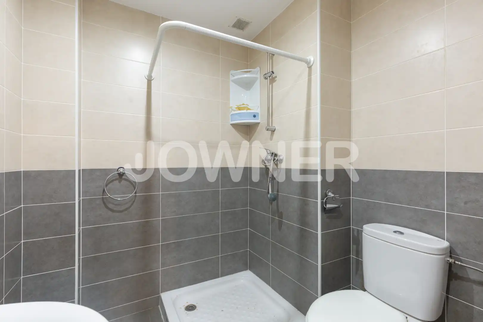 Bathroom of Office for rent in Madrid  with Air Conditioner and Heating