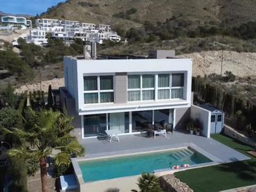 Chalet con piscina en venta en Finestrat Pueblo
