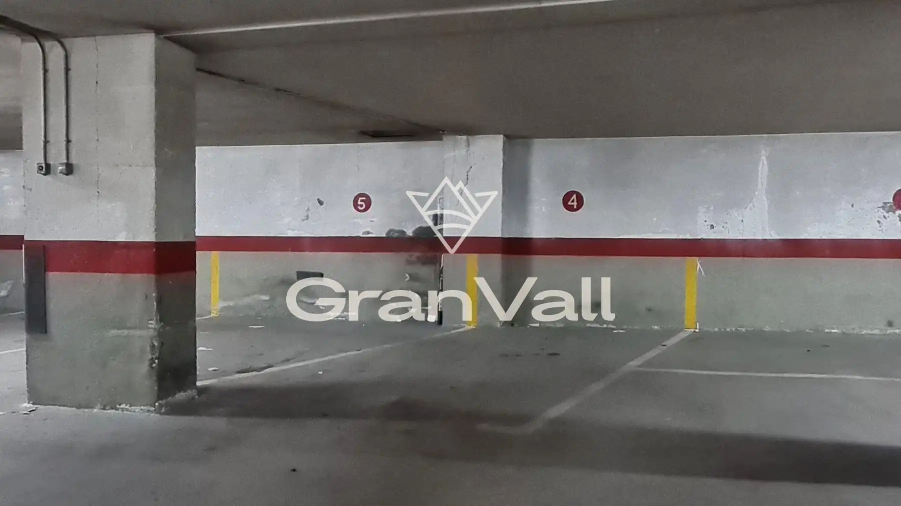 Aparcament de Apartament en venda en Puigcerdà amb Calefacció, Parquet i Terrassa