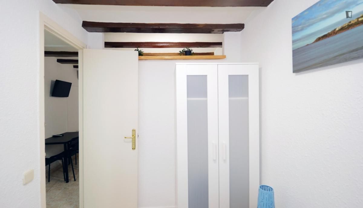 Dormitori de Estudi de lloguer en  Barcelona Capital amb Moblat, Rentadora i Microones