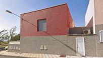 Vista exterior de Casa o xalet en venda en San Bartolomé de Tirajana amb Aire condicionat, Calefacció i Terrassa