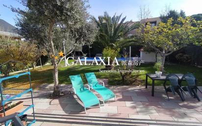 Garden of House or chalet for sale in Serranillos del Valle  with Air Conditioner, Heating and Private garden