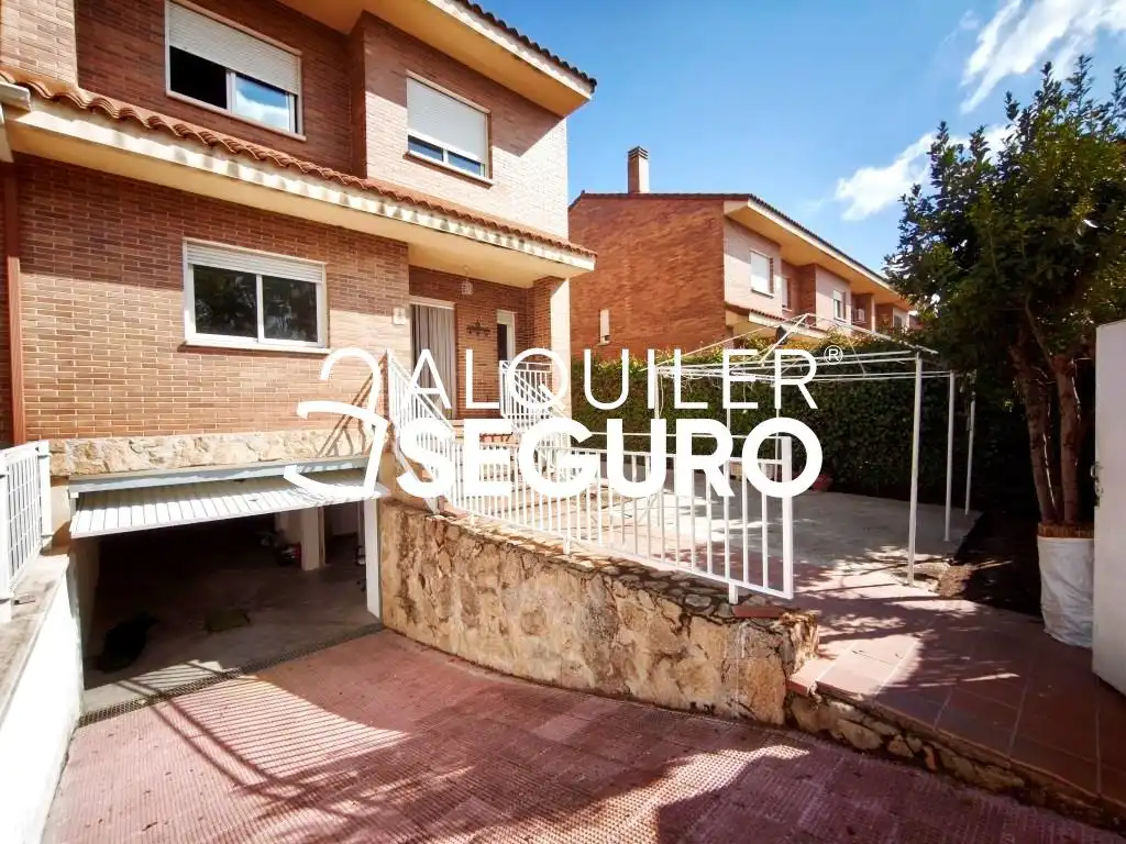 Vista exterior de Casa o xalet de lloguer en Ugena, Toledo