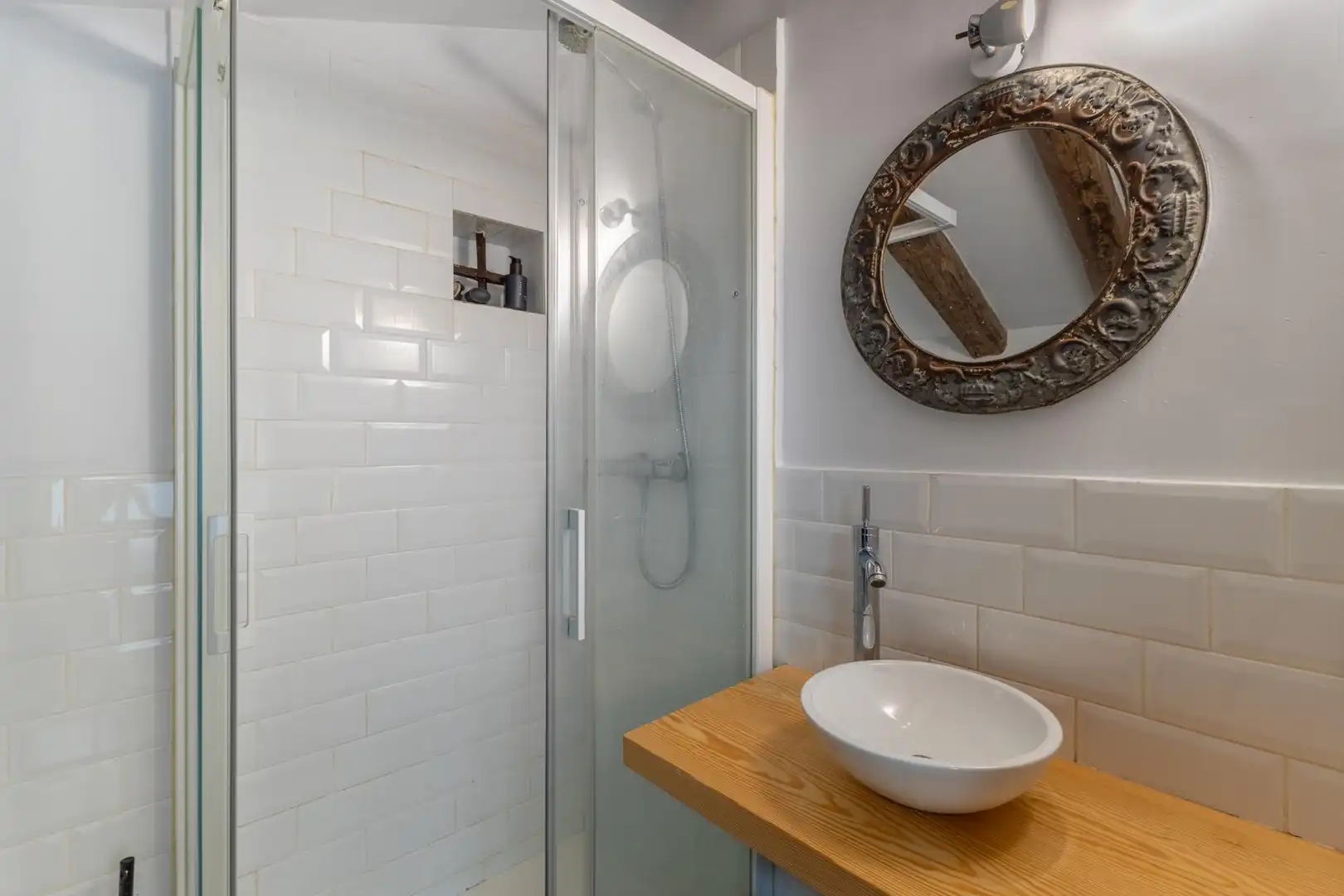 Badezimmer von Wohnungen zur Miete in Madrid mit Klimaanlage, Heizung und Möbliert