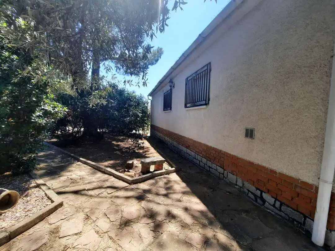 Außenansicht von Haus oder Chalet zum Verkauf in Escalona mit Heizung, Privatgarten und Abstellraum