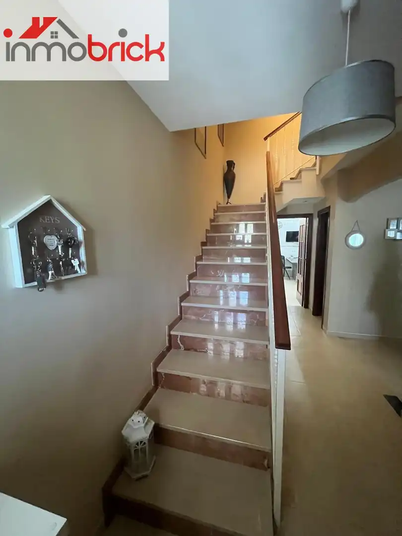 Houses for sale in Lucena  with Air Conditioner and Terrace