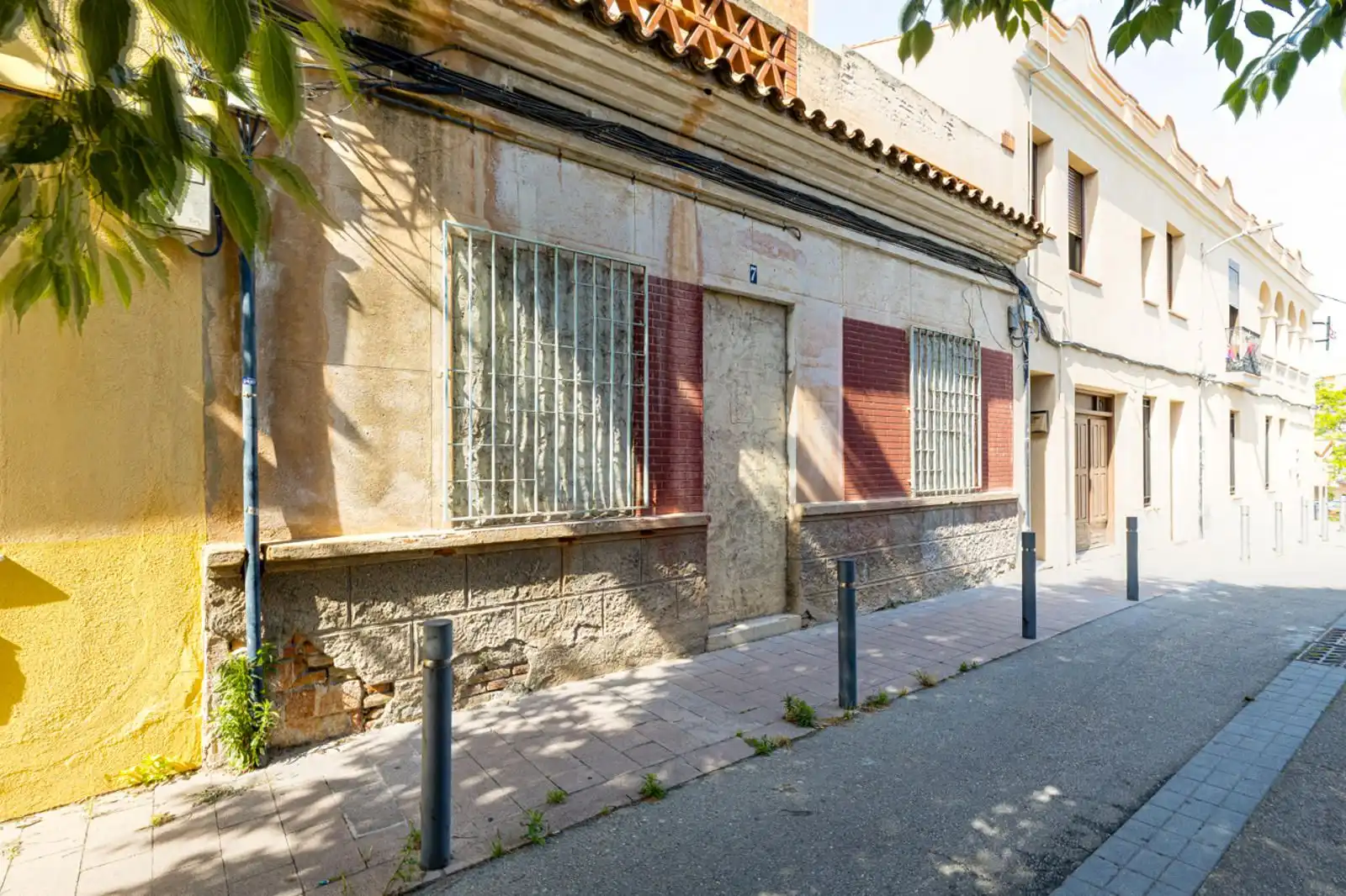 Vista exterior de Edificio en venta en Santa Coloma de Gramenet