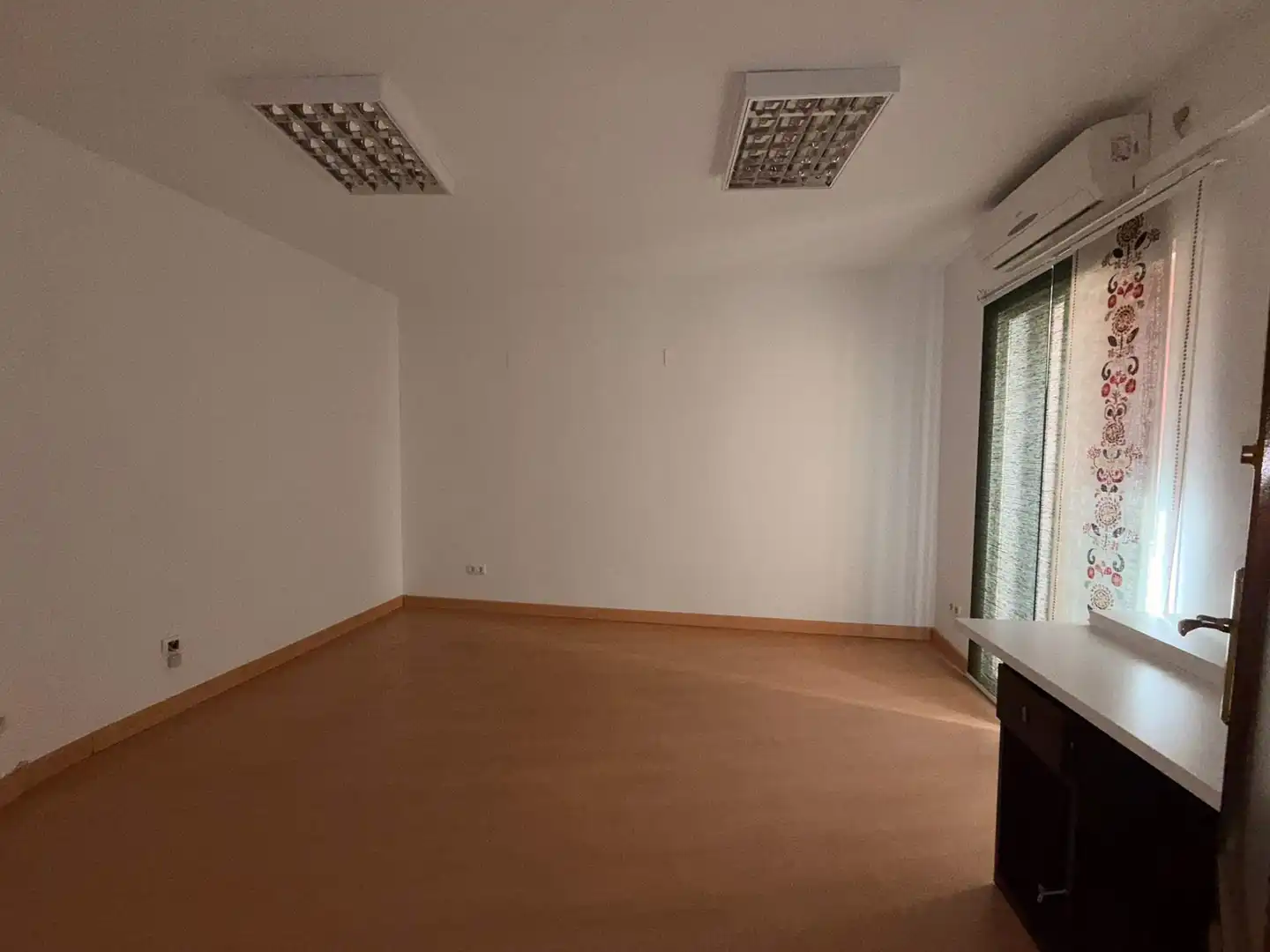 Bureau à louer à Casco Antiguo, imagen 7