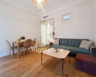 Sala d'estar de Apartament de lloguer en  Barcelona Capital amb Aire condicionat, Calefacció i Moblat