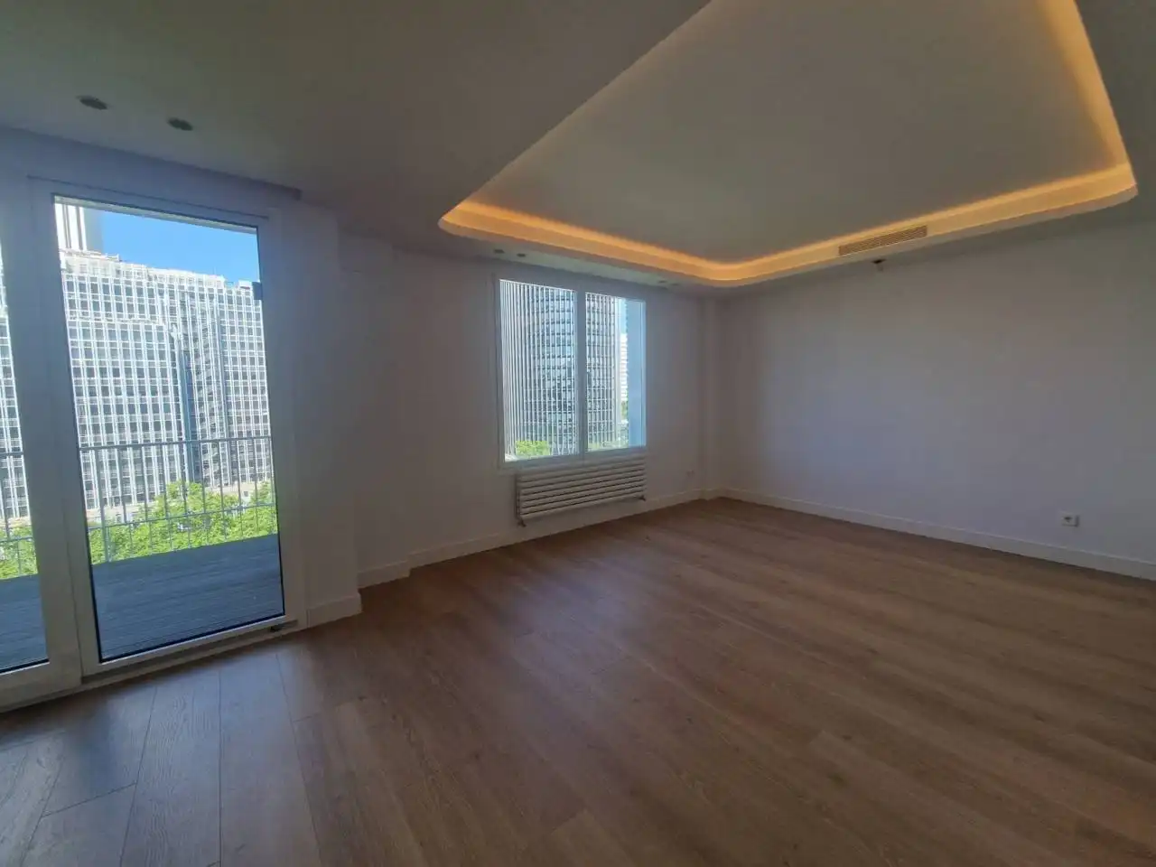 Wohnzimmer von Wohnung zum Verkauf in Madrid mit Klimaanlage, Heizung und Terrasse