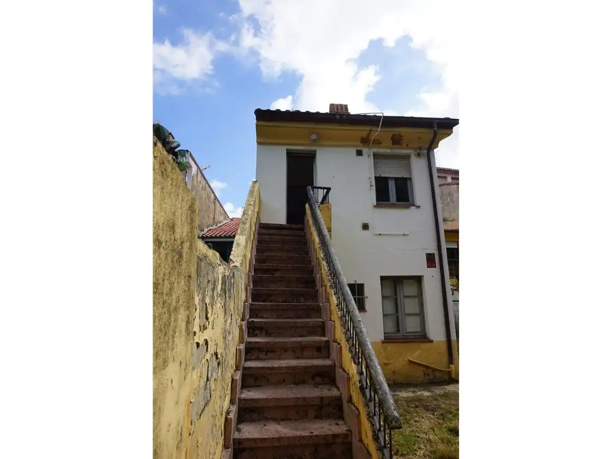 Vista exterior de Piso en venta en Avilés