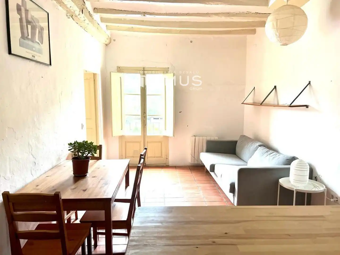 Sala d'estar de Casa adosada en venda en Besalú amb Calefacció