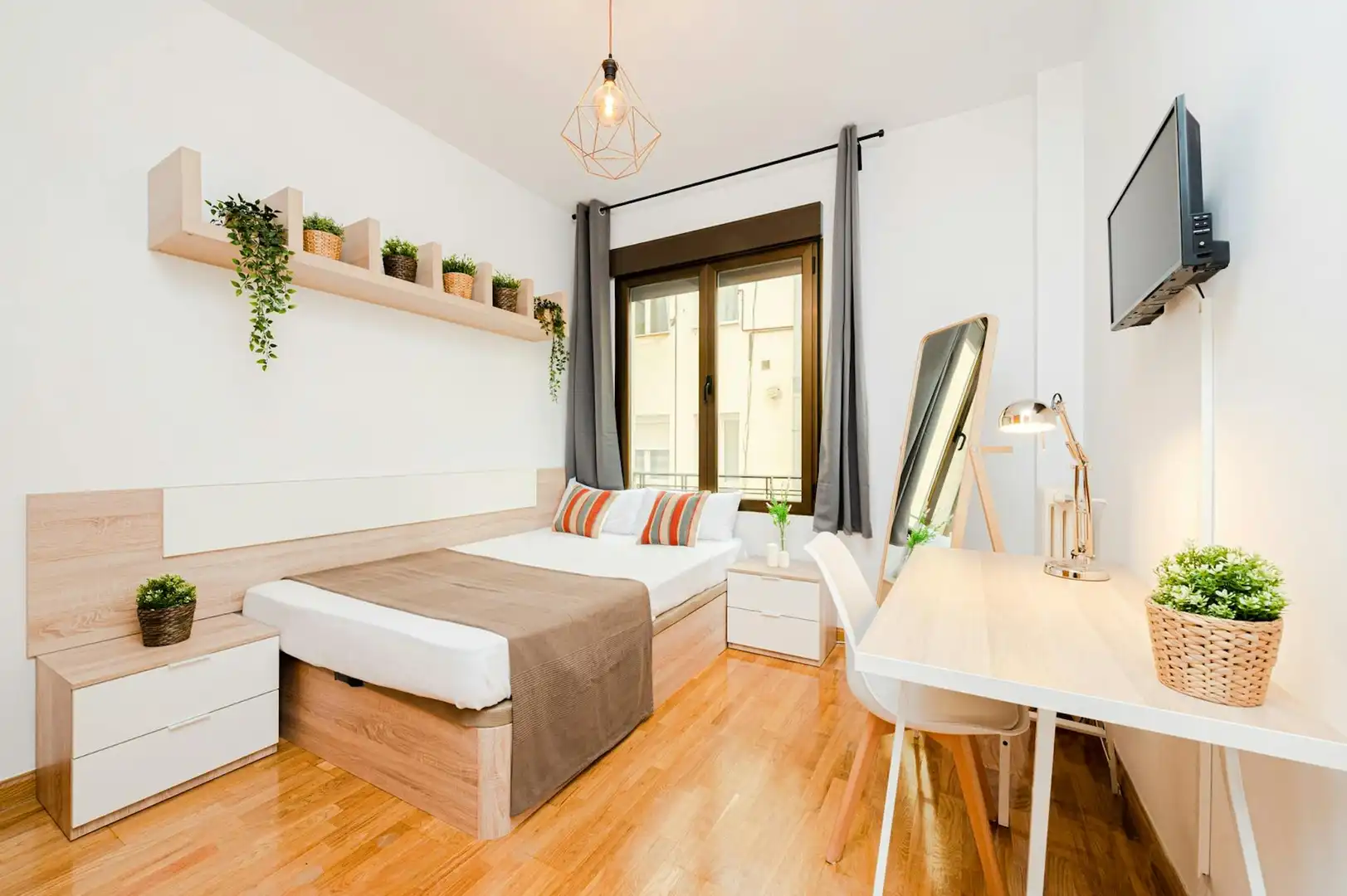 Habitación de Piso para compartir en Madrid con Calefacción, Lavadora y TV
