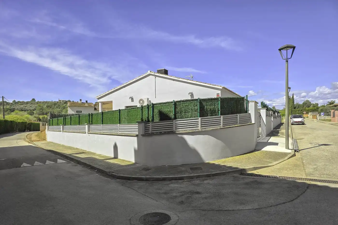 Casa amb piscina en venda a Carrer Canigó, imagen 5