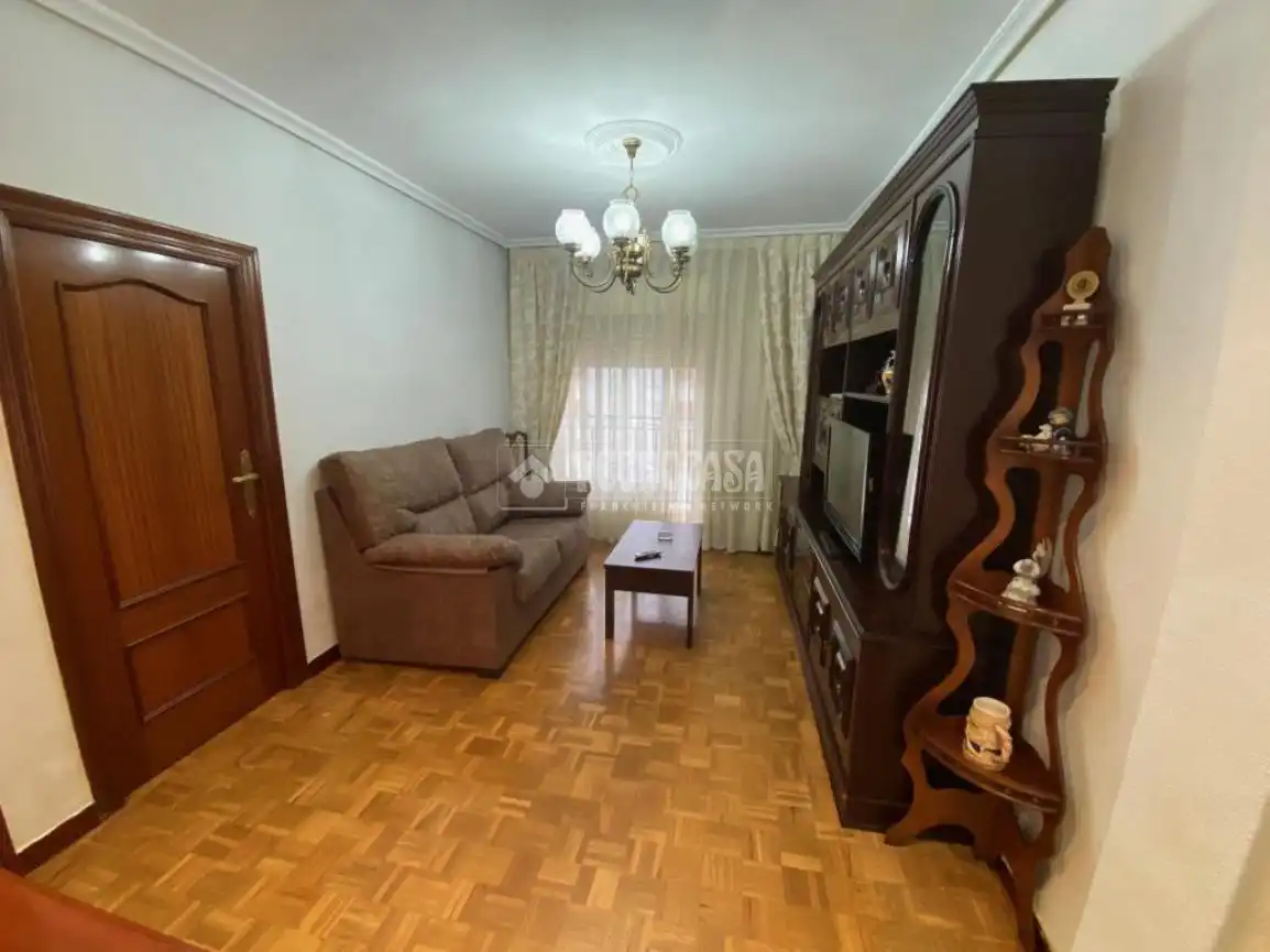 Sala de estar de Piso en venta en Valladolid con Calefacción, Parquet y Terraza