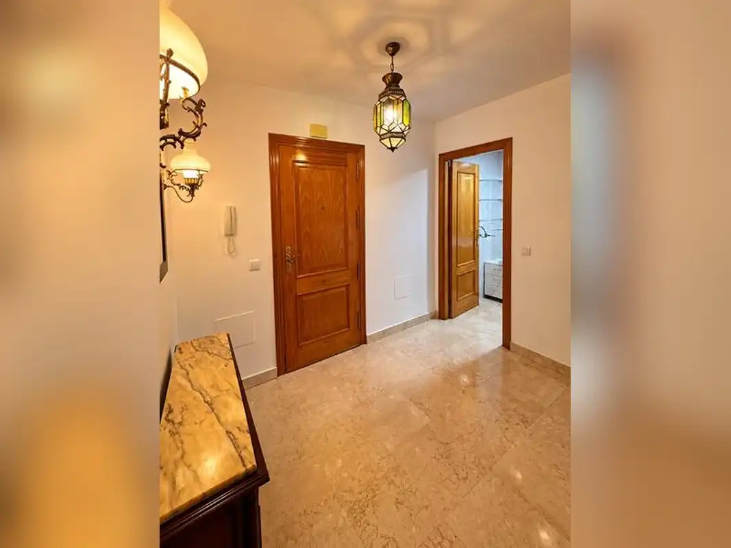 Flat with lift for sale in Estepona Pueblo