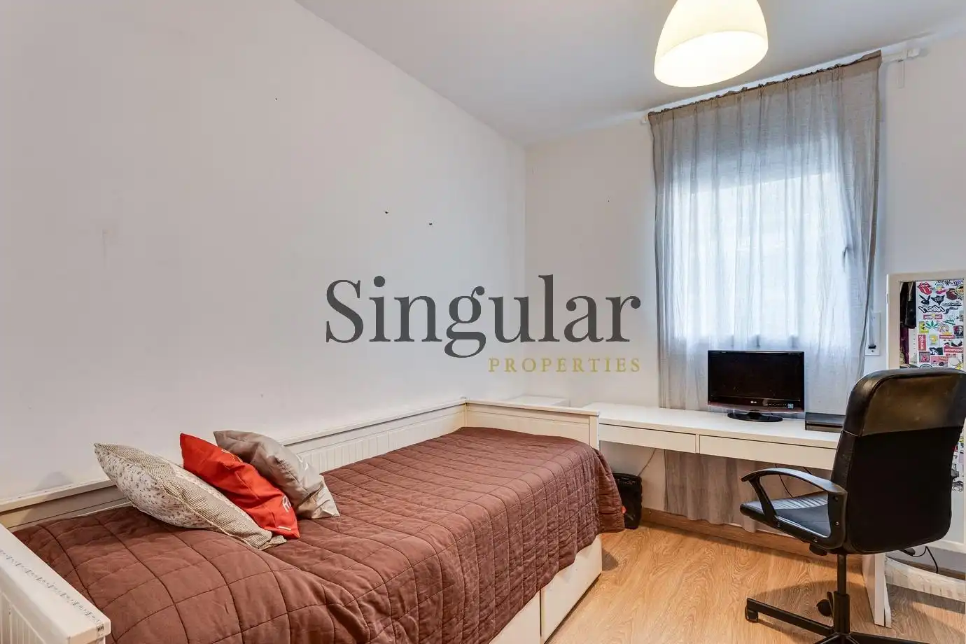 Habitación de Piso en venta en Badalona con Calefacción, Jardín privado y Parquet