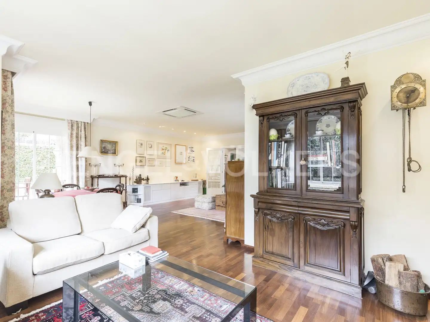 Sala d'estar de Casa o xalet en venda en Sant Just Desvern amb Aire condicionat, Calefacció i Jardí privat