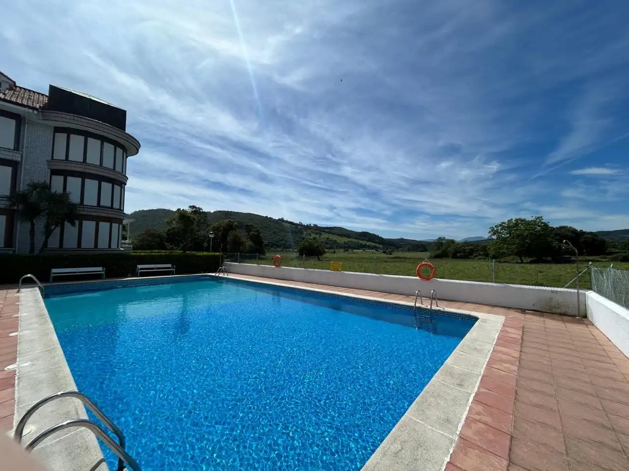 Schwimmbecken von Wohnung zum Verkauf in Noja mit Terrasse und Möbliert