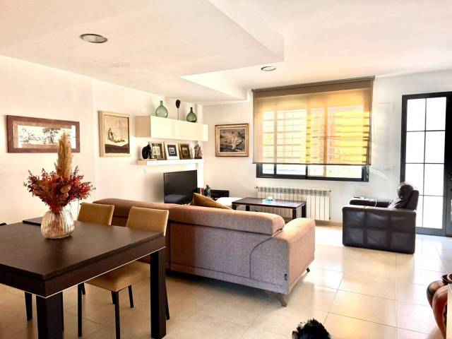 Casa-chalet en Venta en Calle Lledoner en Casco Antiguo - Darremur