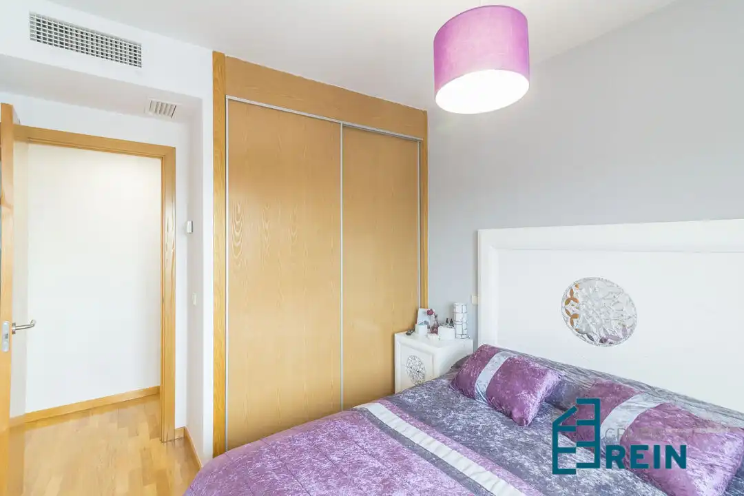 Bedroom of Flat for sale in Recas  with Air Conditioner, Heating and Alarm