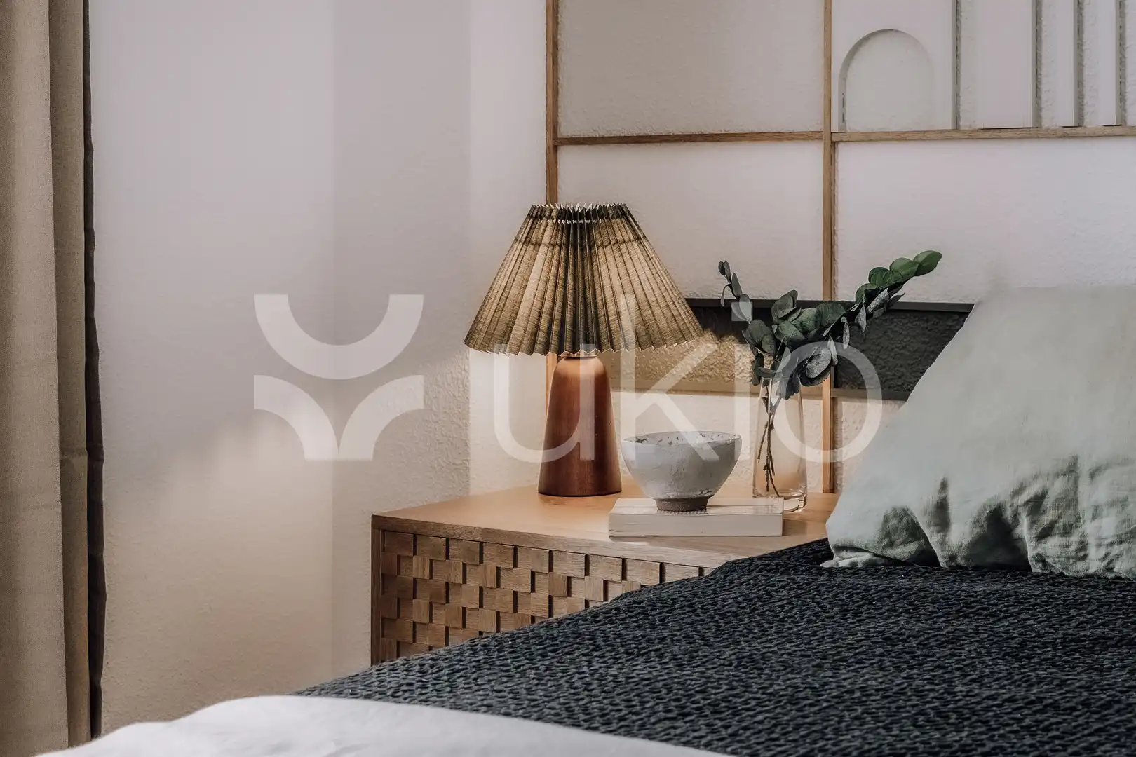 Dormitori de Apartament de lloguer en Madrid amb Aire condicionat, Calefacció i Moblat