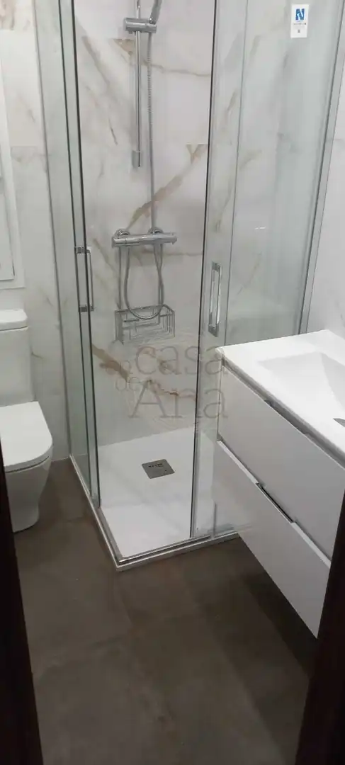 Baño de Piso de alquiler en Bilbao  con Calefacción y Balcón