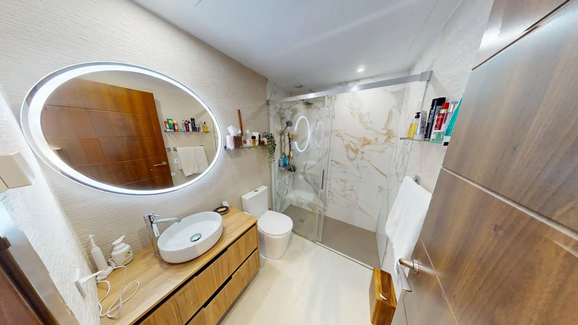 Badezimmer von Wohnung zum Verkauf in Mijas mit Klimaanlage, Heizung und Privatgarten