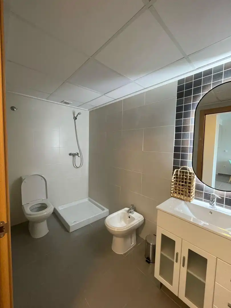 Baño de Piso de alquiler en Moncofa con Jardín privado, Terraza y Amueblado