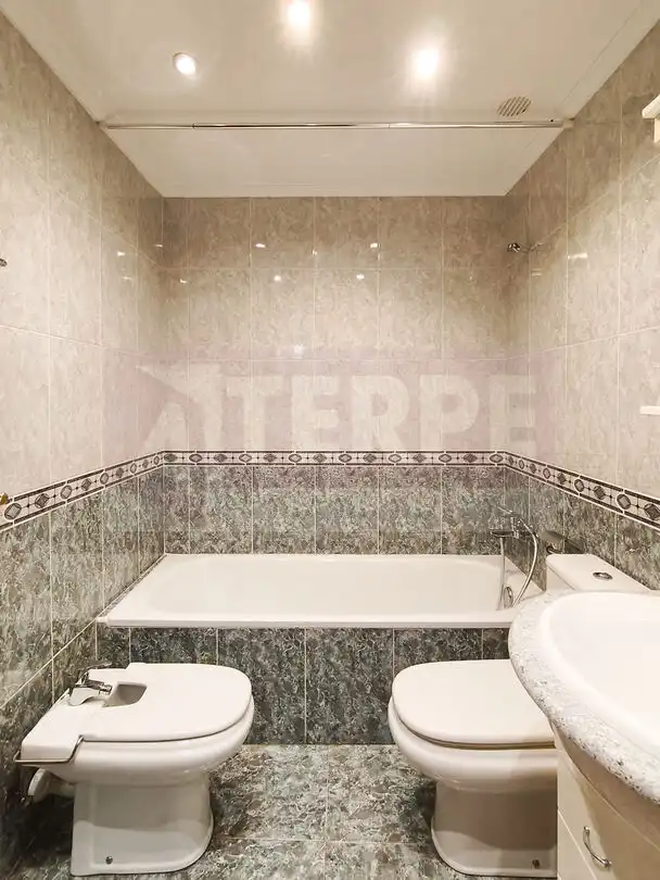Bathroom of Flat for sale in Errenteria  with Heating, Furnished and Balcony
