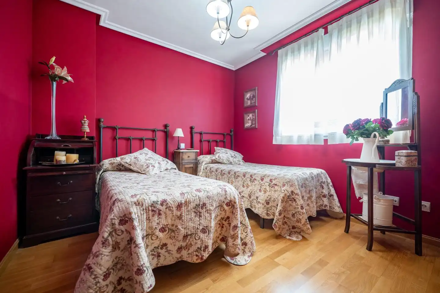 Dormitori de Casa o xalet en venda en Ávila amb Calefacció, Jardí privat i Terrassa