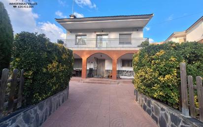 Vista exterior de Casa o xalet en venda en Lliçà d'Amunt amb Aire condicionat, Calefacció i Jardí privat