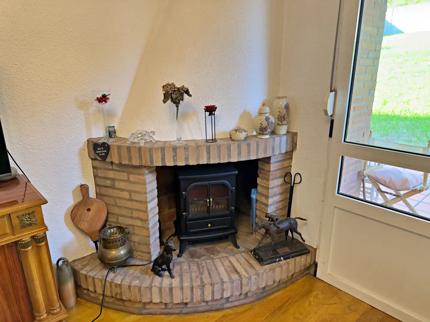 Sala d'estar de Casa o xalet en venda en Oviedo  amb Calefacció, Jardí privat i Parquet