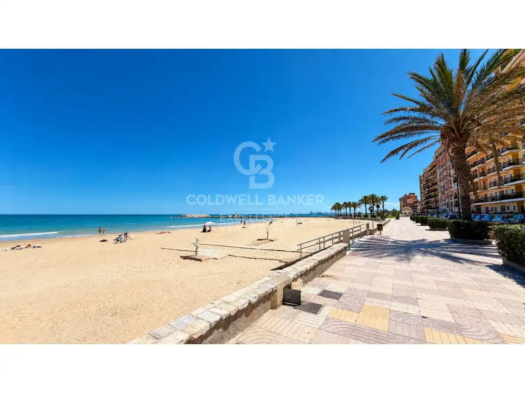 Vista exterior de Piso en venta en Alboraya con Aire acondicionado, Terraza y Horno