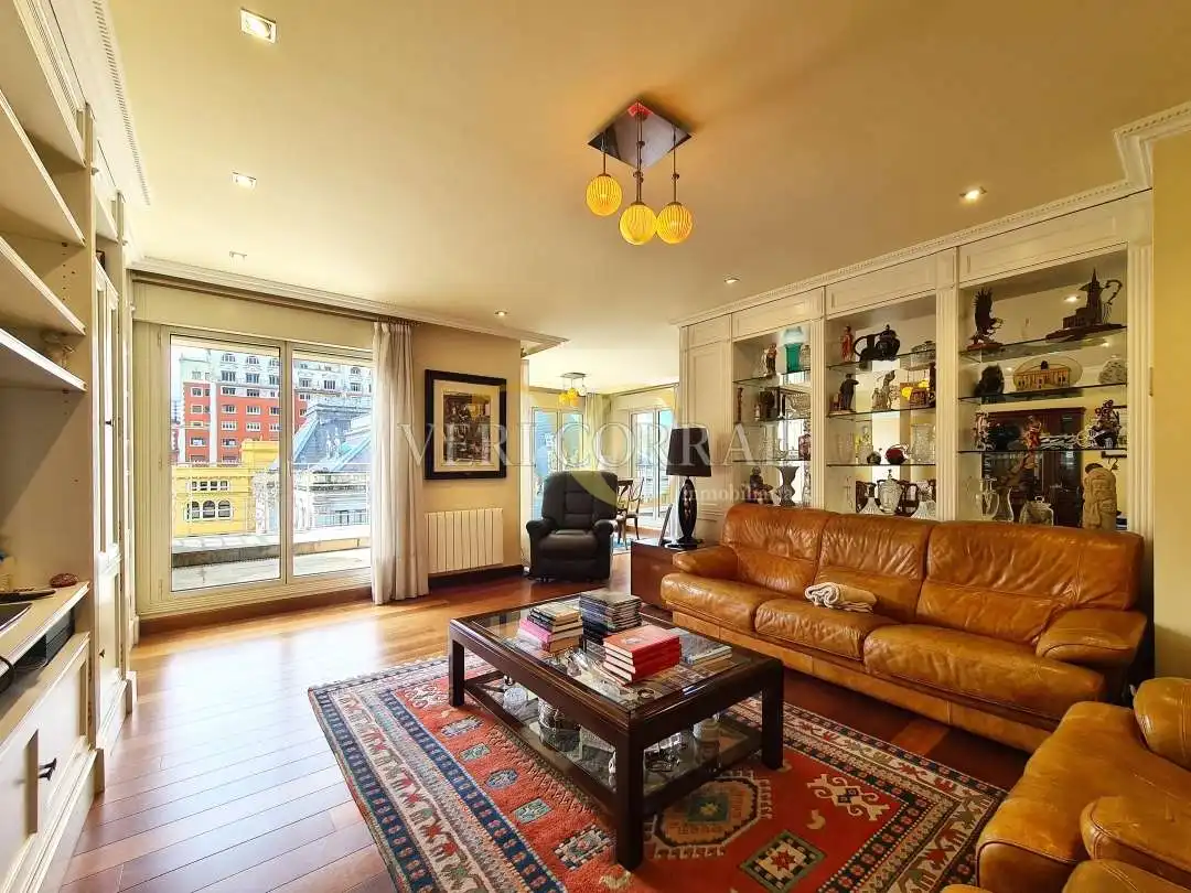 Living room of Flat for sale in Oviedo   with Heating, Terrace and Storage room
