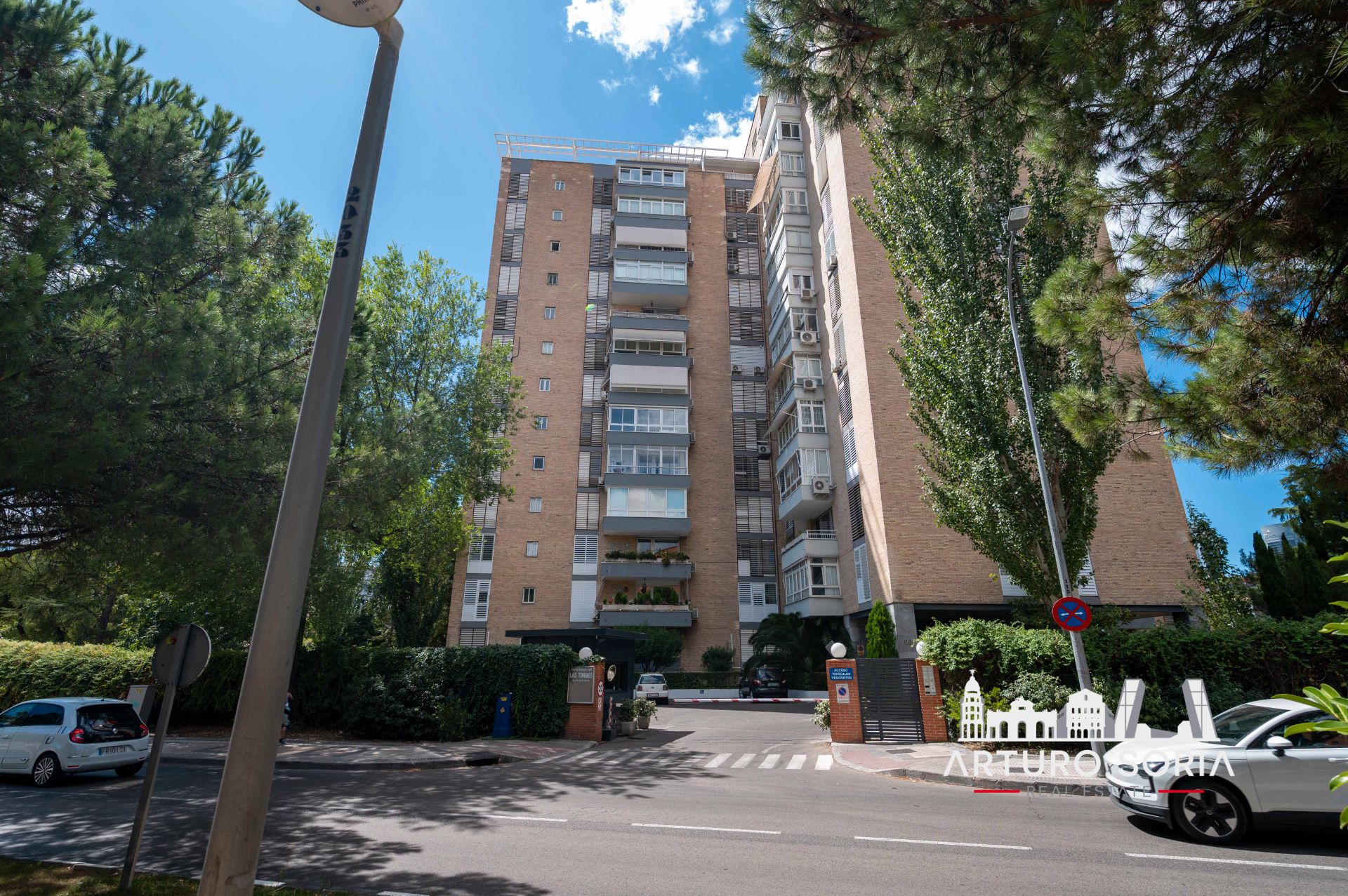 Exterior view of Flat to rent in  Madrid Capital  with Terrace and Community pool