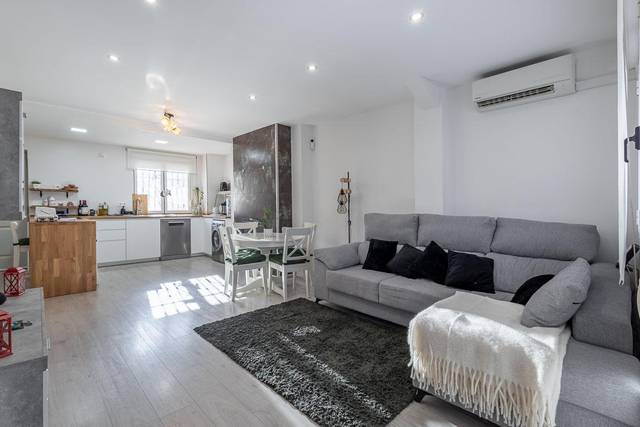 Casa adosada en Venta en Calle MULHACEN, 19 en Barrio de la Vega