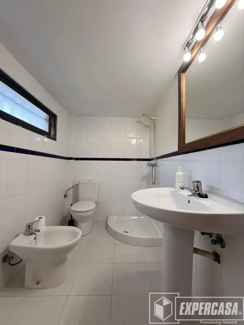 Bany de Casa o xalet en venda en Riba-roja de Túria amb Aire condicionat, Calefacció i Terrassa