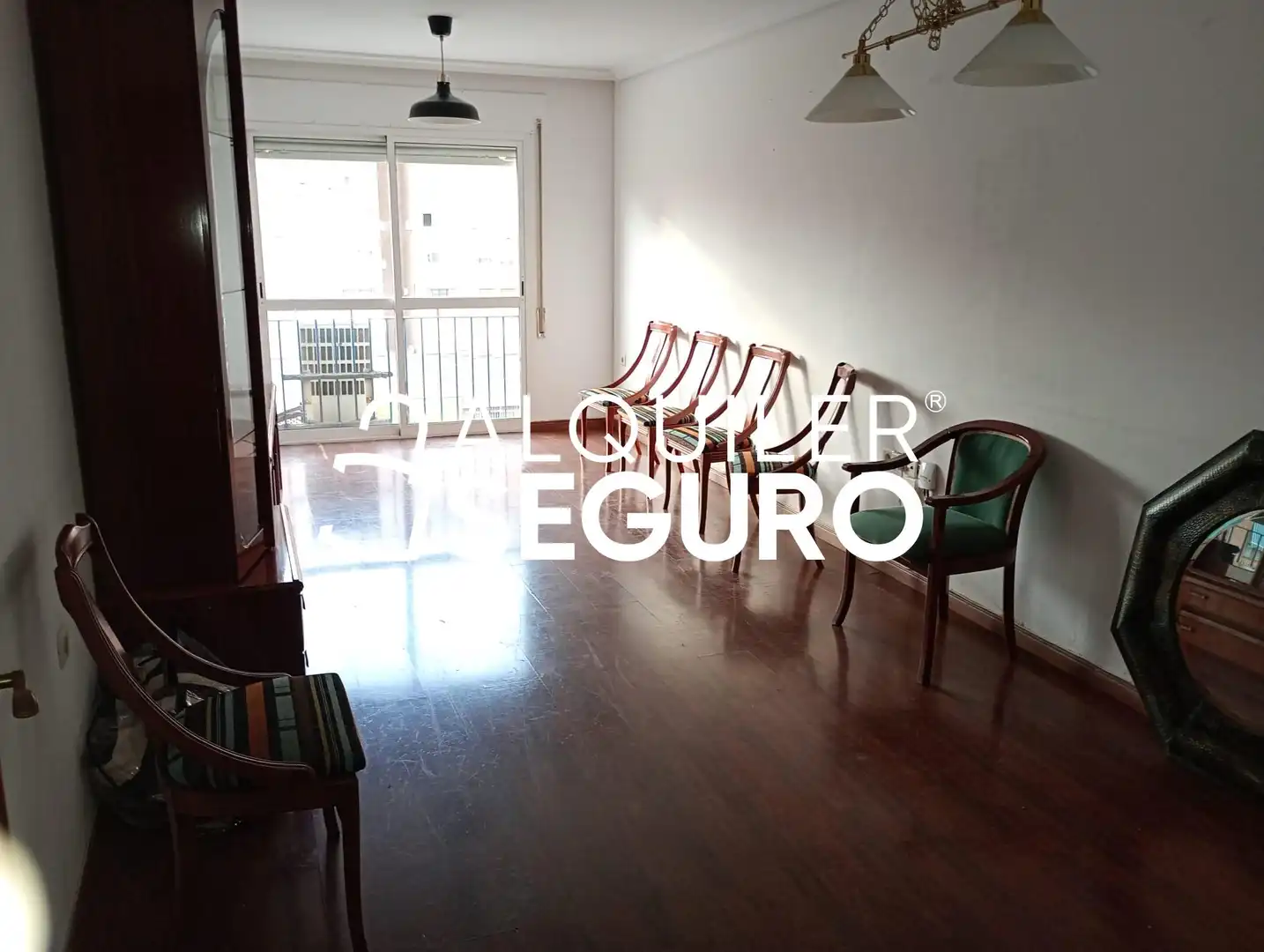 Sala d'estar de Pis de lloguer en Málaga amb Aire condicionat, Terrassa i Moblat
