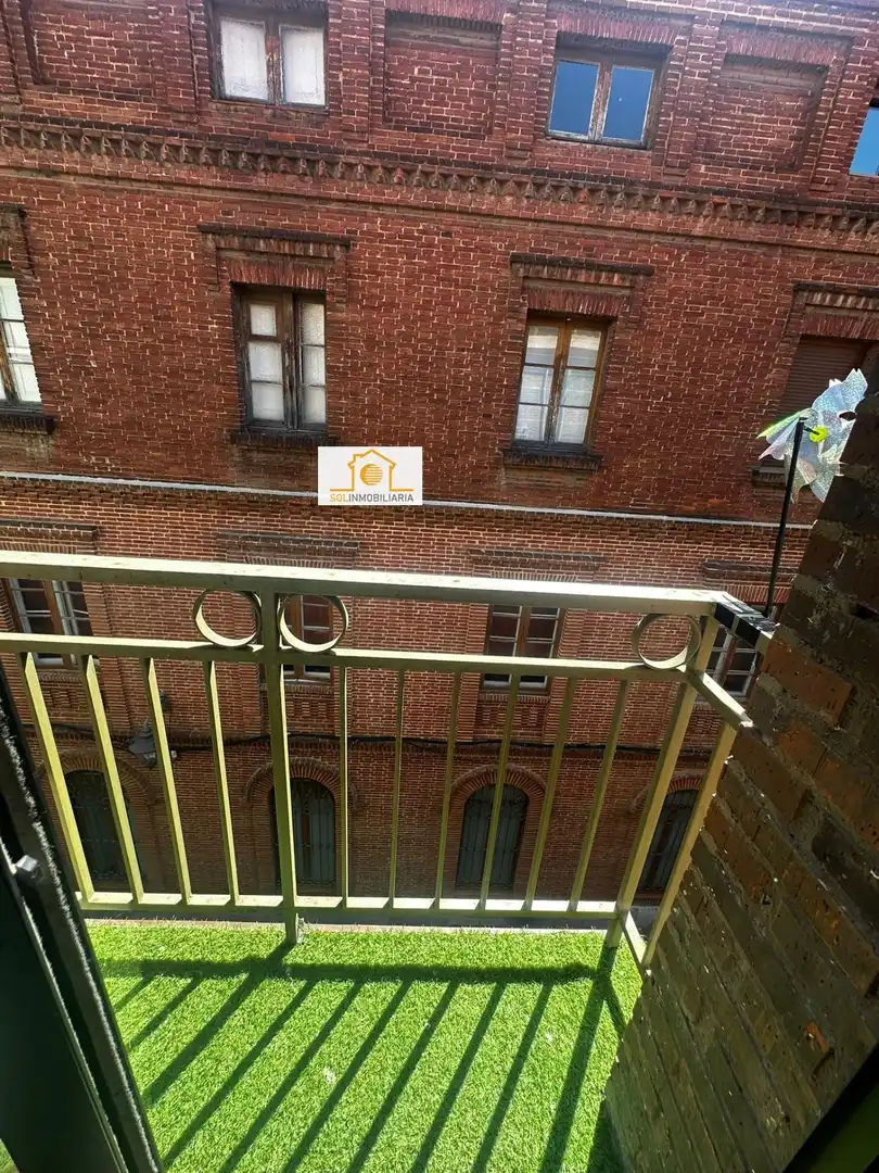 Terrassa de Pis en venda en León Capital  amb Calefacció, Parquet i TV