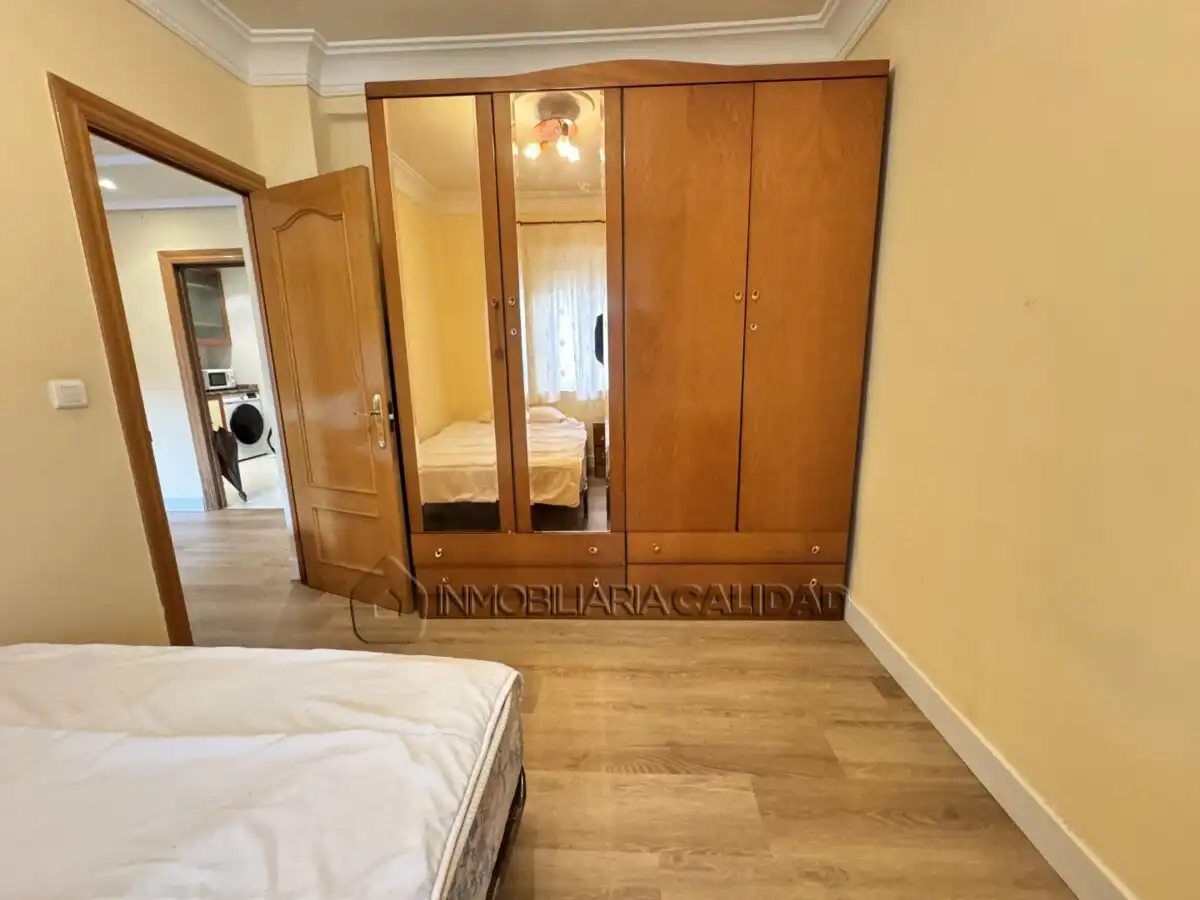 Schlafzimmer von Wohnung zur Miete in Burgos mit Heizung und Möbliert
