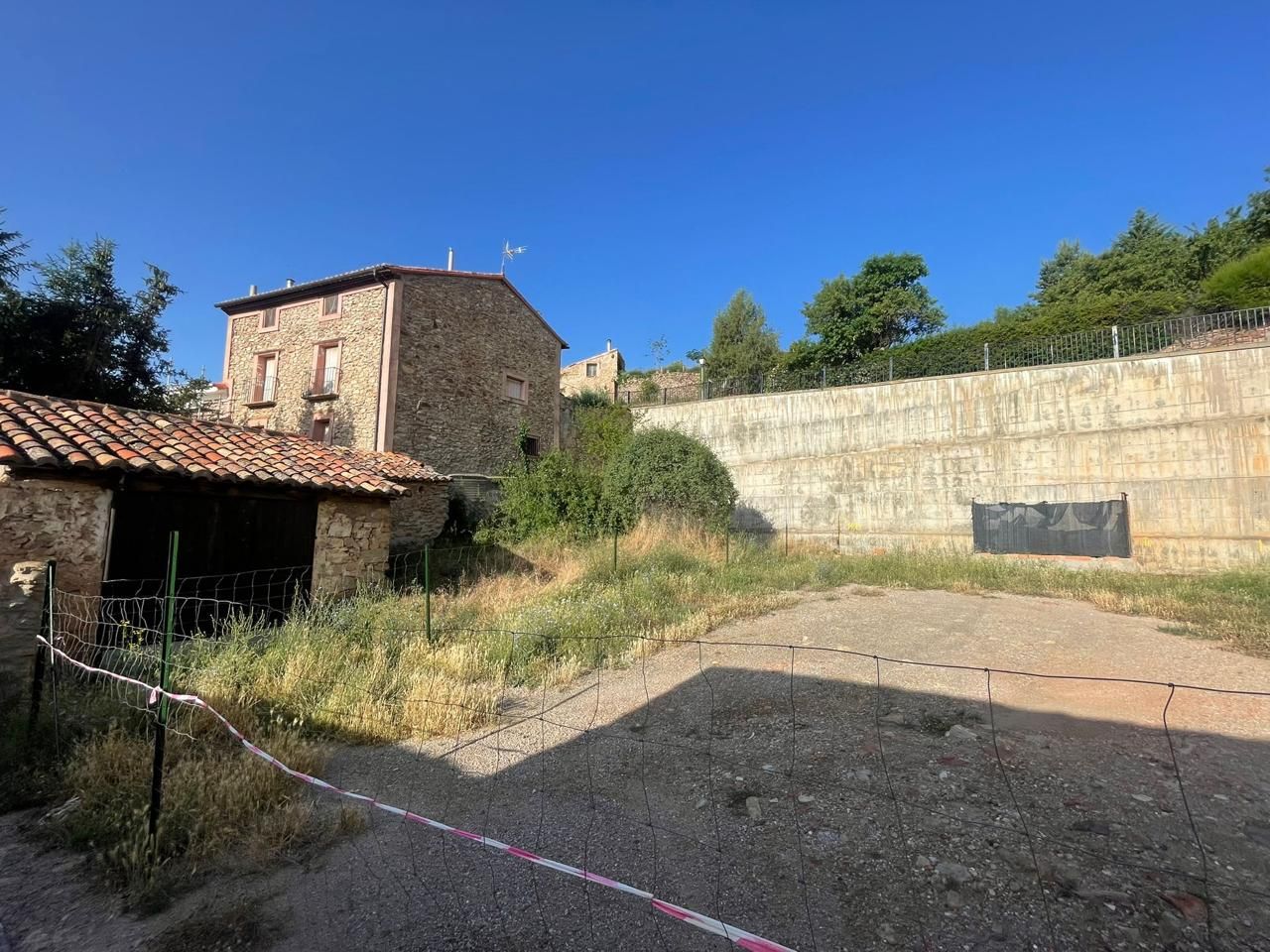 Residential for sale in Bezas