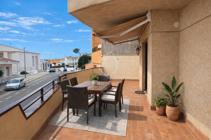 Terraza de Piso en venta en L'Escala con Aire acondicionado, Calefacción y Terraza