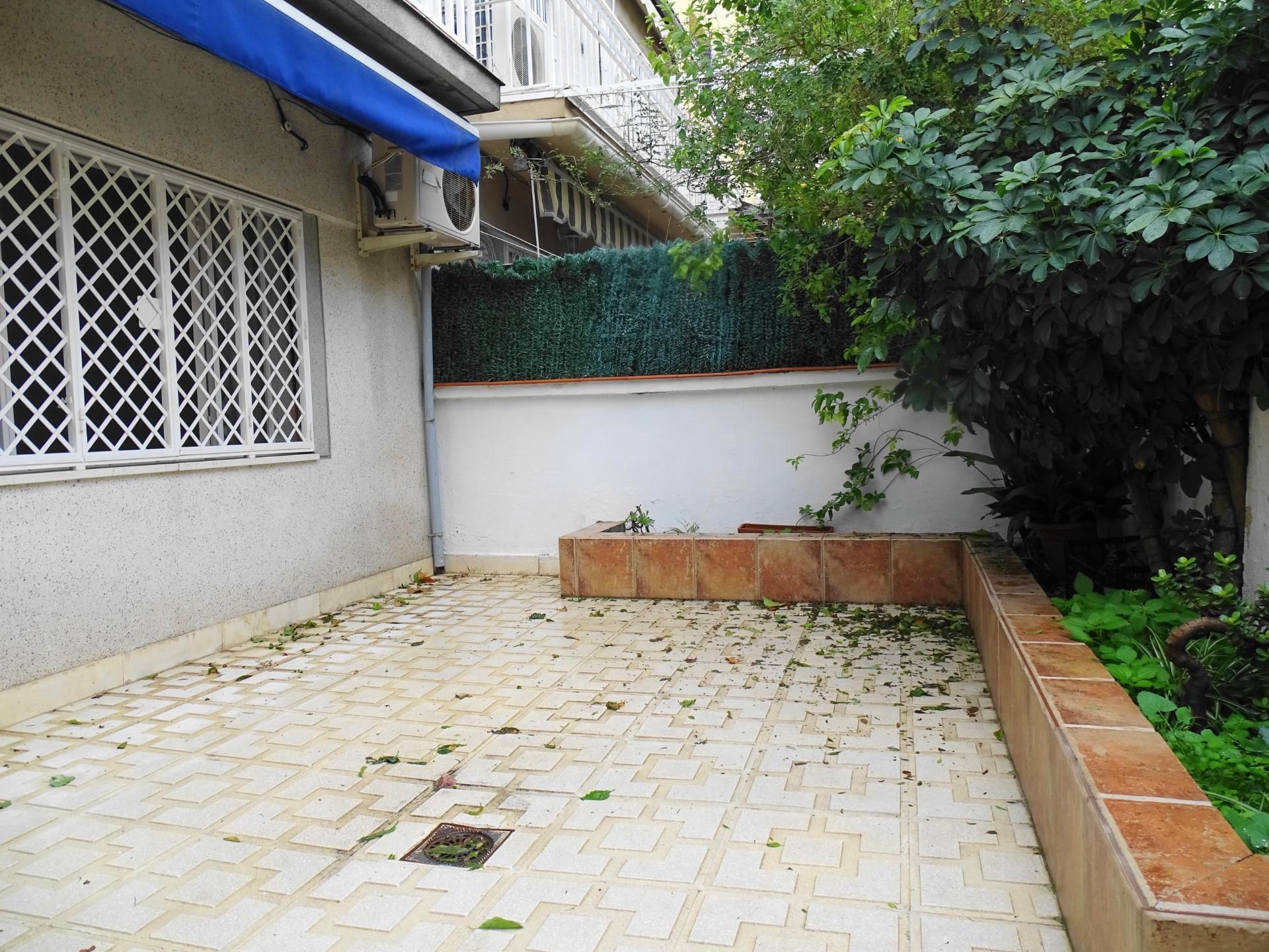 Jardí de Casa adosada en venda en  Granada Capital amb Aire condicionat, Terrassa i Traster
