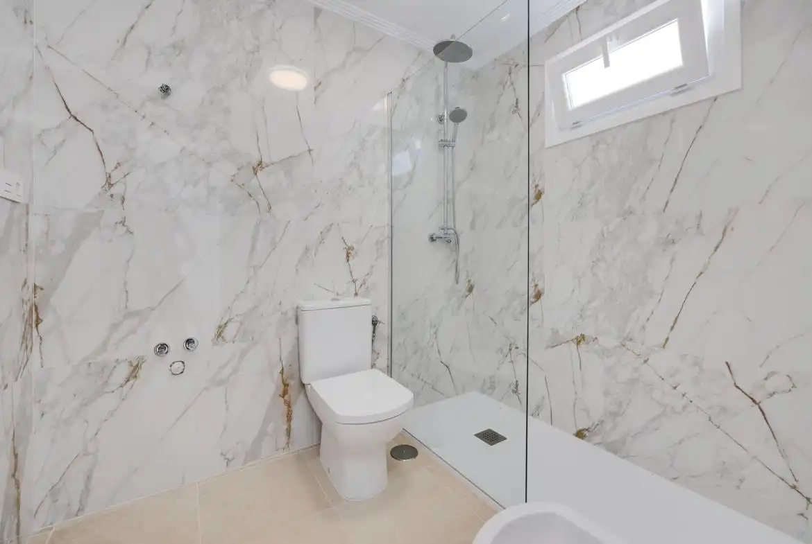 Baño de Casa adosada en venta en San Fulgencio con Jardín privado, Terraza y Piscina comunitaria