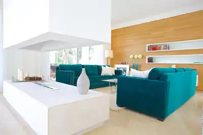 Sala d'estar de Casa o xalet en venda en Marbella amb Aire condicionat, Calefacció i Jardí privat