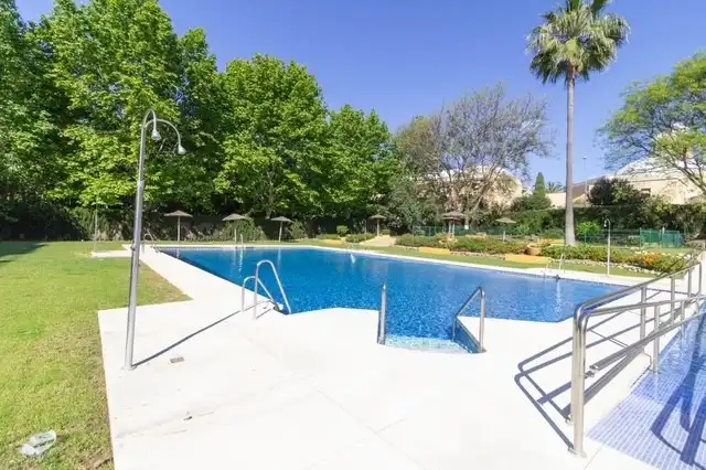 Swimming pool of Flat for sale in Marbella  with Air Conditioner, Heating and Terrace