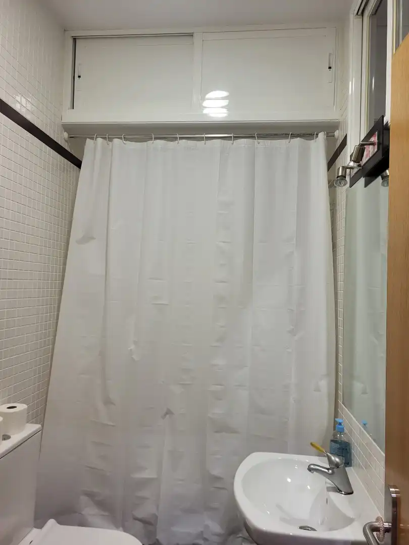 Badezimmer von Wohnung zur Miete in Madrid mit Heizung und Möbliert