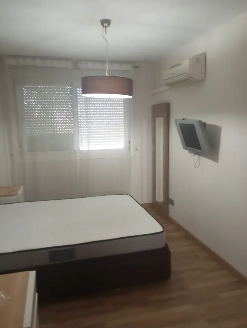Schlafzimmer von Wohnung zur Miete in La Algaba mit Klimaanlage, Terrasse und Abstellraum